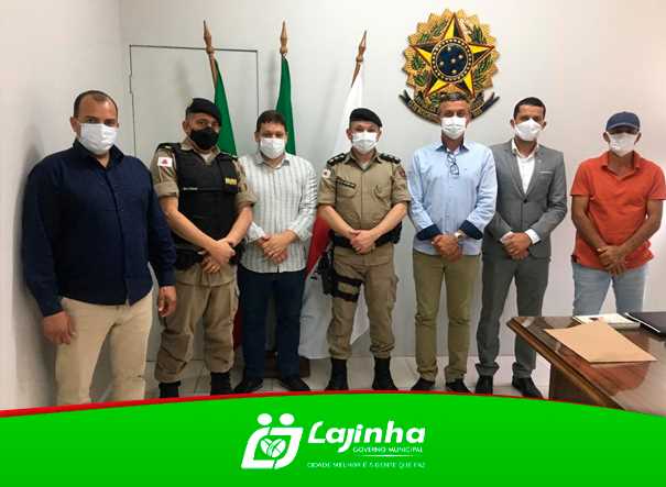 PREFEITO RECEBE VISITA DO COMANDANTE E SUBCOMANDANTE DO BATALHÃO DA POLÍCIA MILITAR DE MANHUAÇU