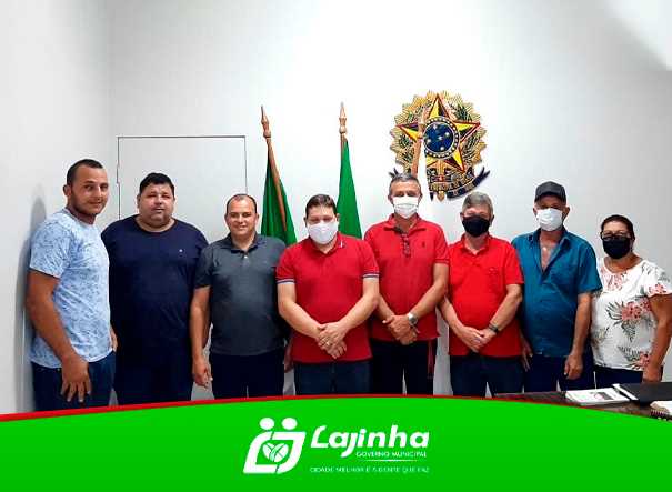 PREFEITO SE REÚNE COM VEREADORES DE SUA BASE